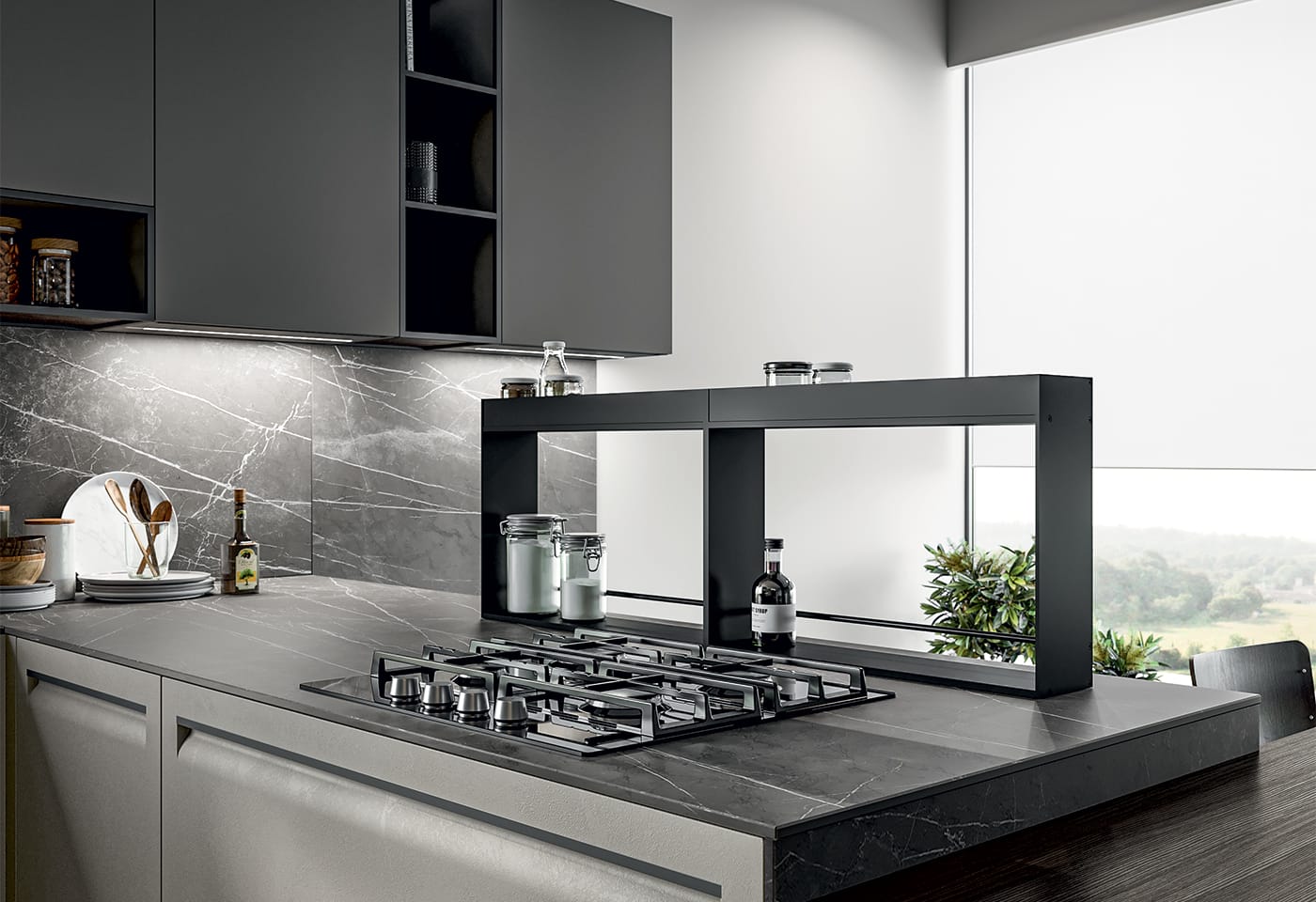 Miljöbild på ett måttanpassat kök. Köksluckor i laminat med integrerade handtag.