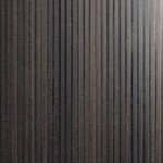 produktbild på slät moden kökslucka i laminat med ribbad trästruktur.