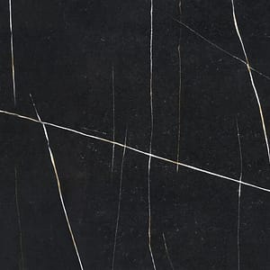 Produktbild på sten till bänkskiva, Ethernal Noir Silestone från cosentino. En svart kompositsten med tydlig ådring.