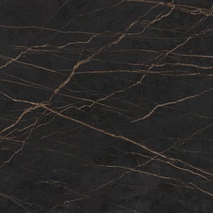 Produktbild på keramisksten dekton Laurent från cosentino till köksbänkskiva. Den har inspirerats av naturstenen Port Laurent som har en dramatisk mörkbrun bakgrund som korsas av marmorering i guld.