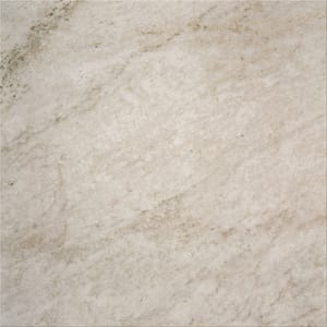 Närbild på sten från Bricmate, en ljus beige mönstrad sten.